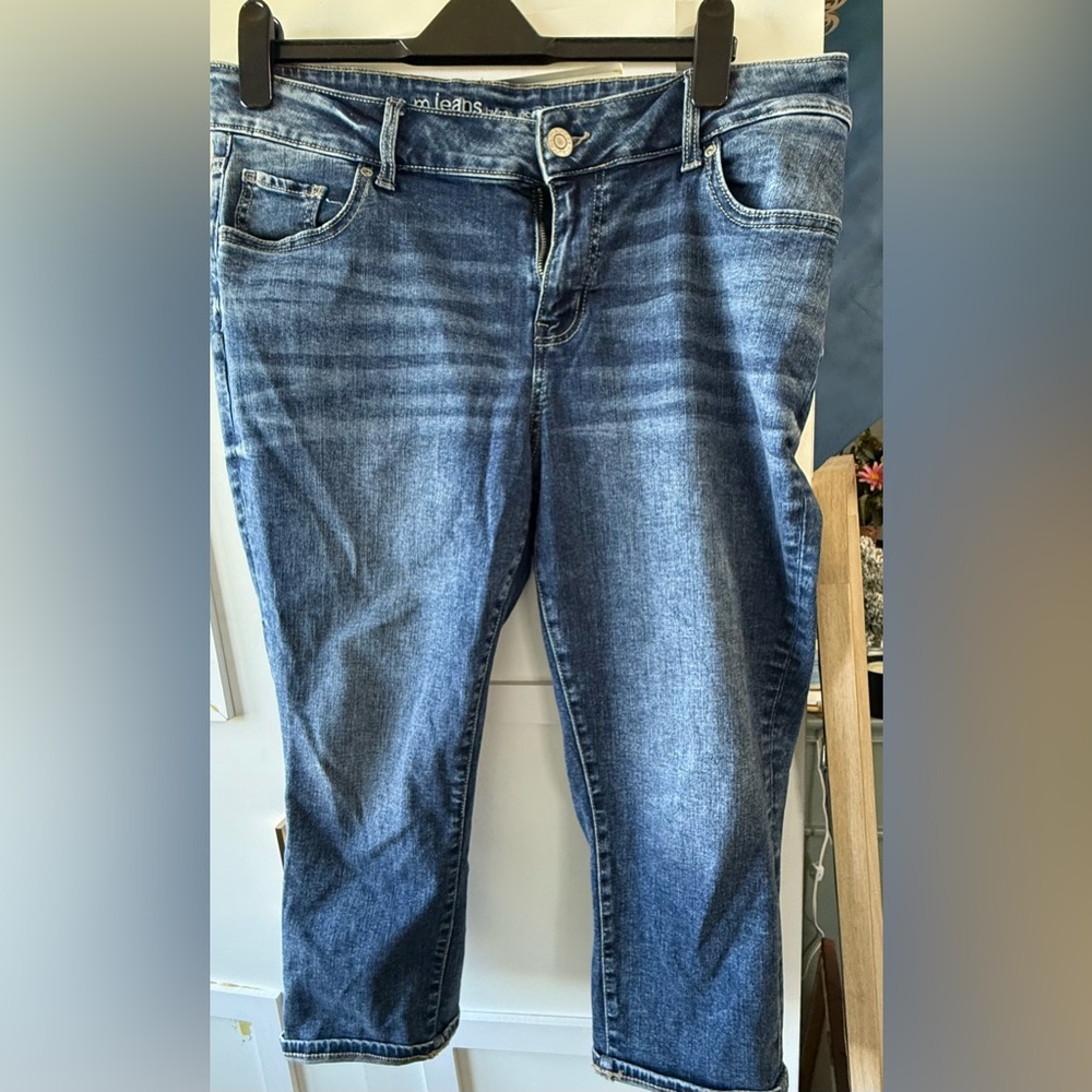 NWT Women's Maurices mid-rise Blue Jeans. Size 16w